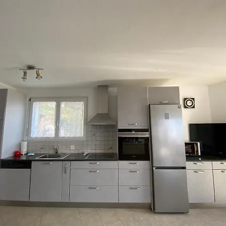 Patrizia With A Fantastic View Of Maggiore And The Pool Villa