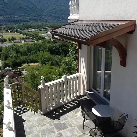 Patrizia With A Fantastic View Of Maggiore And The Pool Villa *
