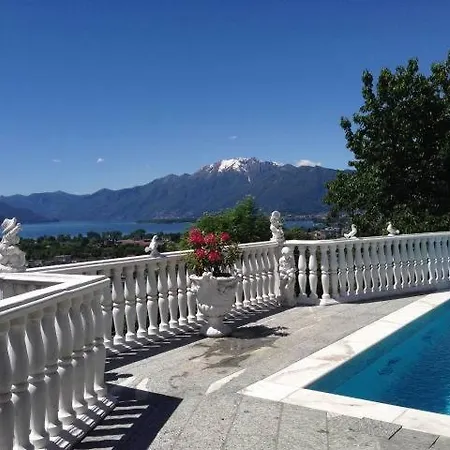 Dream House With A Fantastic View Of Maggiore And The Pool Gordola