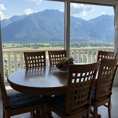 Patrizia With A Fantastic View Of Maggiore And The Pool Villa *