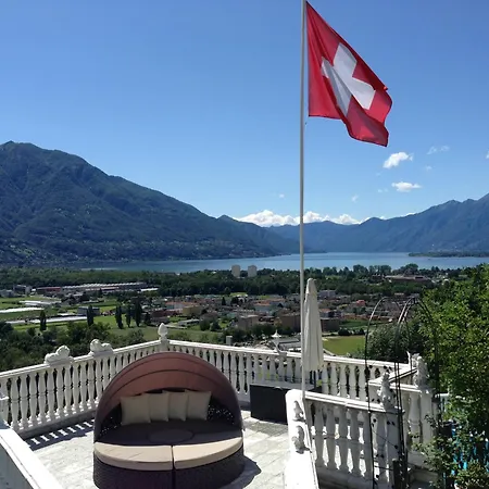 Patrizia With A Fantastic View Of Maggiore And The Pool Gordola