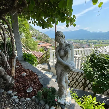 Patrizia With A Fantastic View Of Maggiore And The Pool Vila Gordola