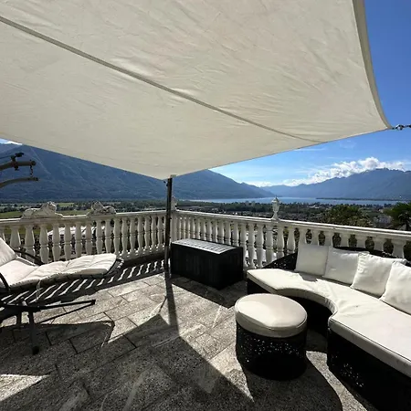 Patrizia With A Fantastic View Of Maggiore And The Pool Villa Gordola