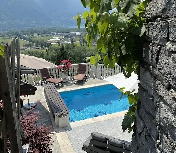 Patrizia With A Fantastic View Of Maggiore And The Pool Villa Gordola