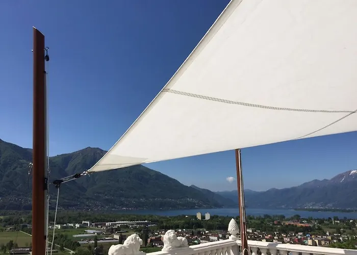 Patrizia With A Fantastic View Of Maggiore And The Pool *