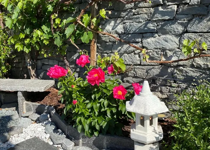 Patrizia With A Fantastic View Of Maggiore And The Pool Villa *