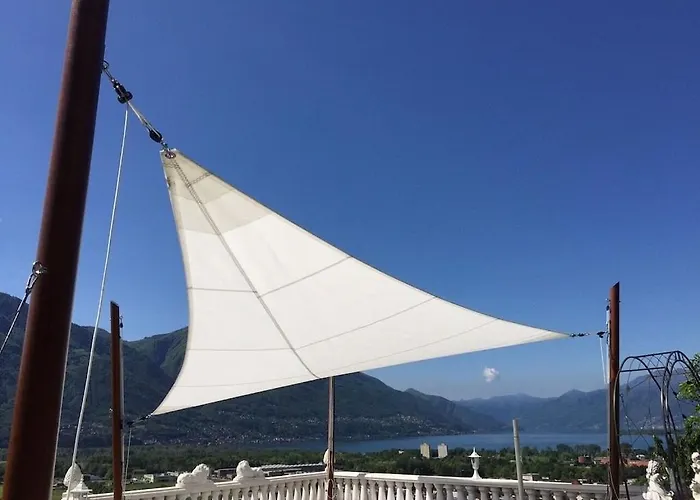 Patrizia With A Fantastic View Of Maggiore And The Pool *