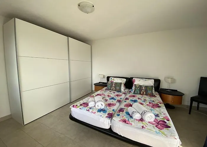 Villa Patrizia With A Fantastic View Of Maggiore And The Pool Gordola