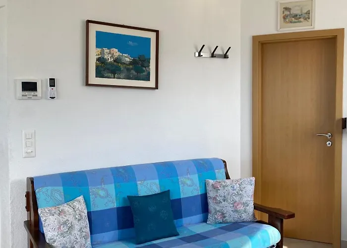 Patrizia With A Fantastic View Of Maggiore And The Pool Villa Gordola